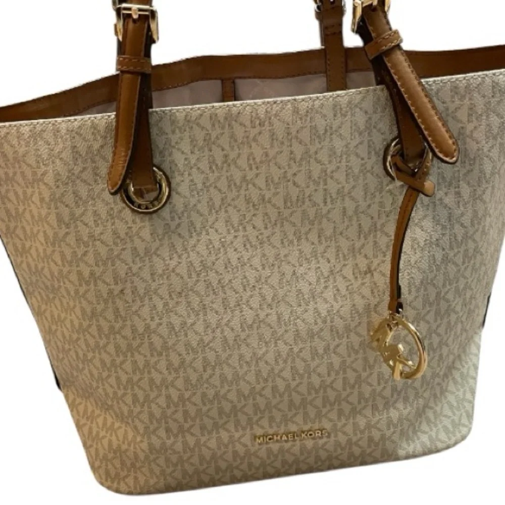 Michael Kors Large Jet Set Vanilla Tote